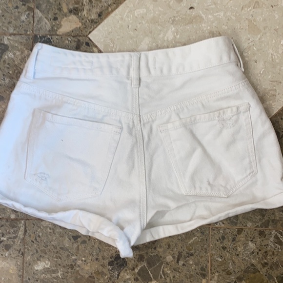 Women’s white denim shorts - Picture 4 of 7